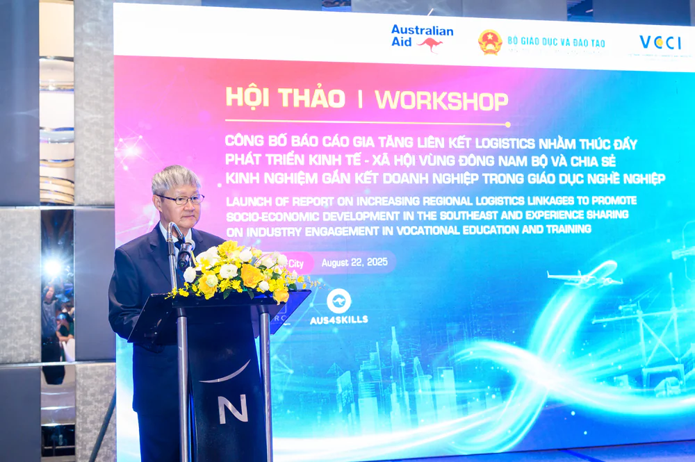 1. Ông Võ Tân Thành, Phó Chủ tịch VCCI phát biểu khai mạc hội thảo